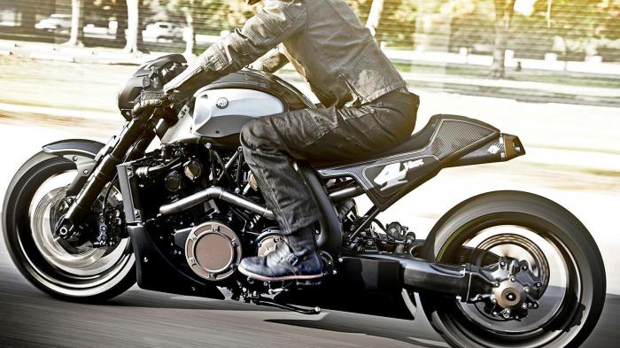 Yamaha V Max - motociklų klasika