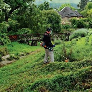 Benzotrimmer "Husqvarna-128R" vejoms