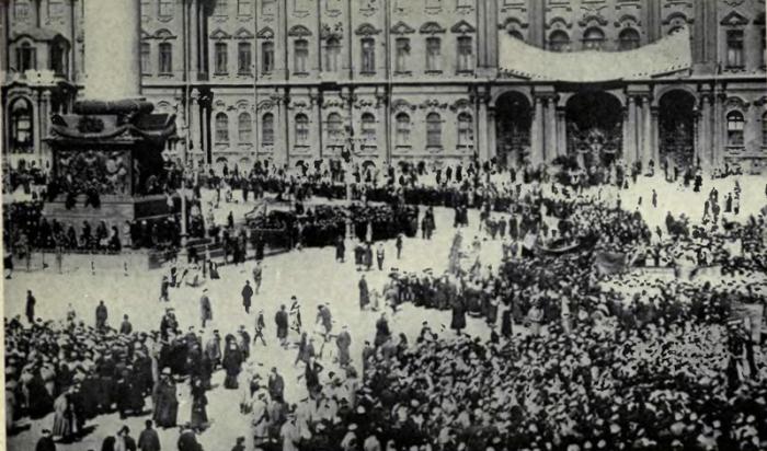 Vasario revoliucija 1917 m .: fonas ir pobūdis