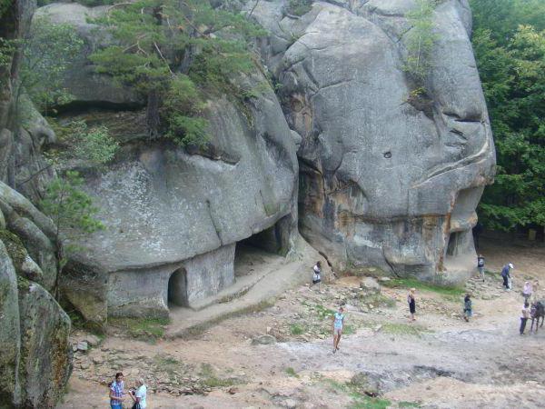 "Dovbush Rocks" (Ivano-Frankivsko sritis): kaip ten patekti, aprašymas