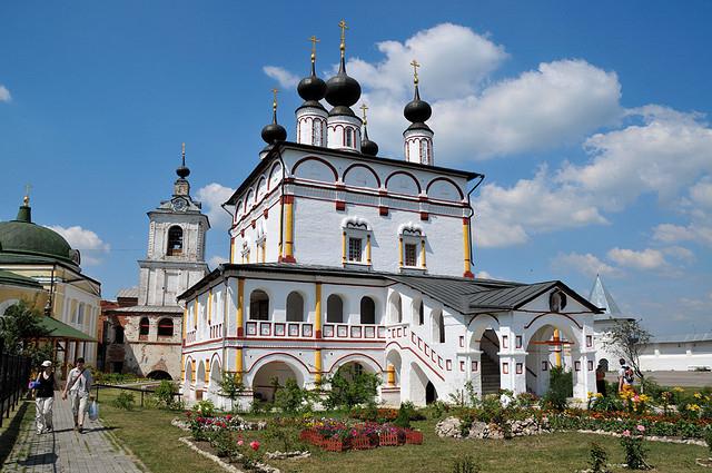 Šventosios Trejybės Moterų Belopsetų vienuolynas (Stupino): kaip ten patekti, paslaugų grafikas ir oficiali svetainė